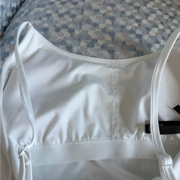 PINK Active sports bra. Ultimate lightly lined. Large.White.Strappy back detail. - Picture 8 of 14